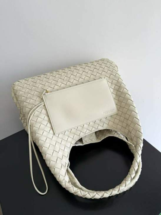 Picture of Bottega Veneta Handbags _SKUfw209121410fw